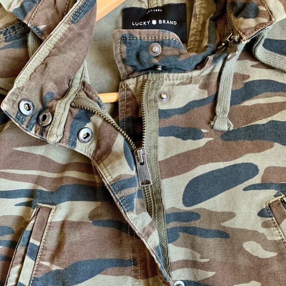 LUCKY BRAND LIGHTWEIGHT CAMOUFLAGE JACKET - Picture 4 of 10